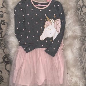 Girls size 6/7 clothing, very good condition !